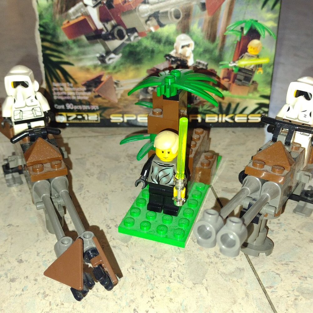 Like New Lego Star Wars Speeder Bikes, retired, w original box and Instructions